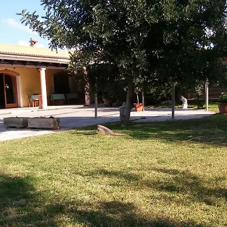 Hotel apartamentowy Perda Rubia San Giovanni Suèrgiu