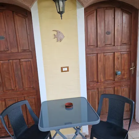 アパートホテル Perda Rubia San Giovanni Suèrgiu